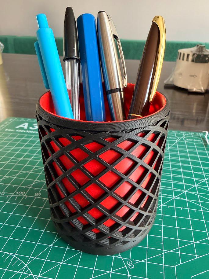 Modern Lattice Pen Holder – Dual-Layer Geometric Desk Organizer Cup